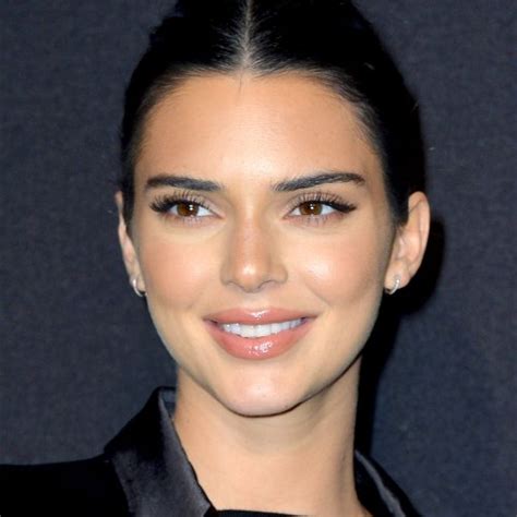 Kendall Jenner Exudes Classic Hollywood Glam on NYFW 